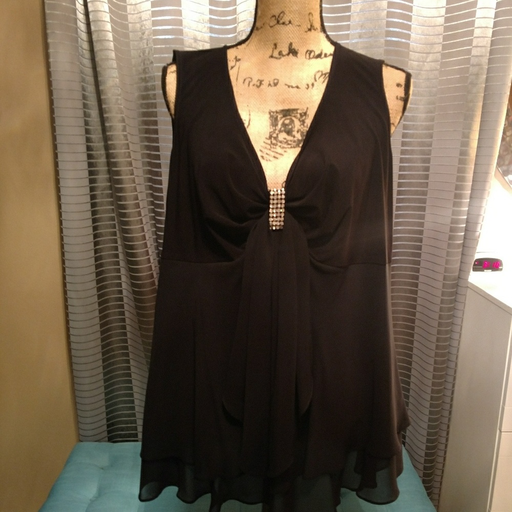 Black Sleeveless Comfortable yet Formal Top 18W